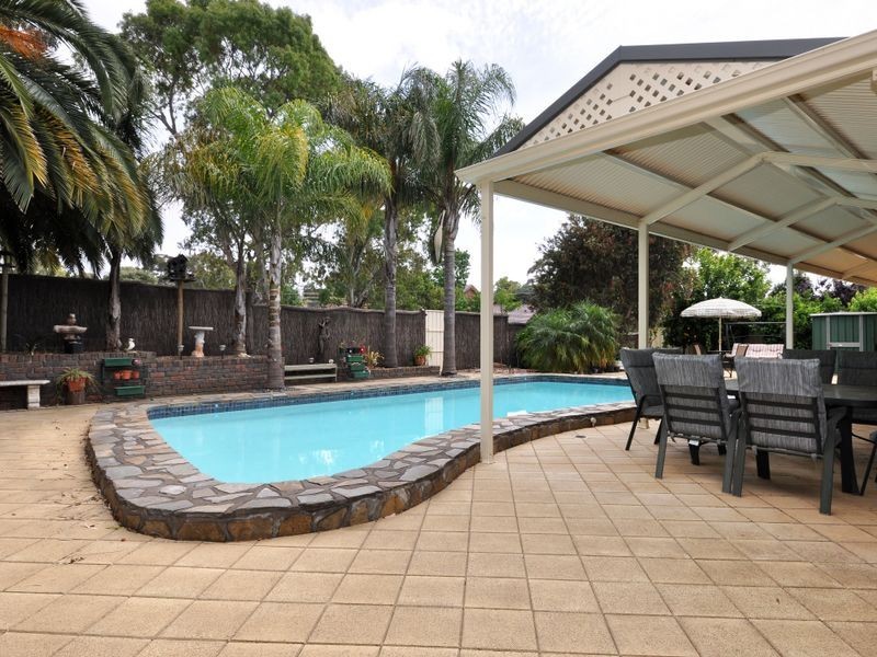 9-11 Dumphries St, Flagstaff Hill SA 5159