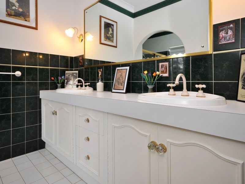 9-11 Dumphries St, Flagstaff Hill SA 5159