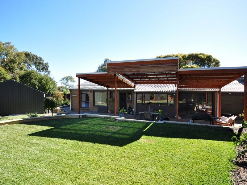 12 Tania Drive, Aberfoyle Park SA 5159