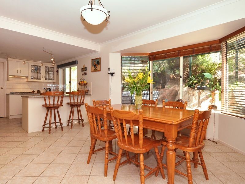 3 Robin Ct, Flagstaff Hill SA 5159