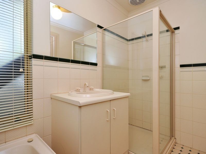 3 Robin Ct, Flagstaff Hill SA 5159