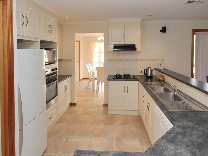 38 Coachwood Drive, Aberfoyle Park SA 5159