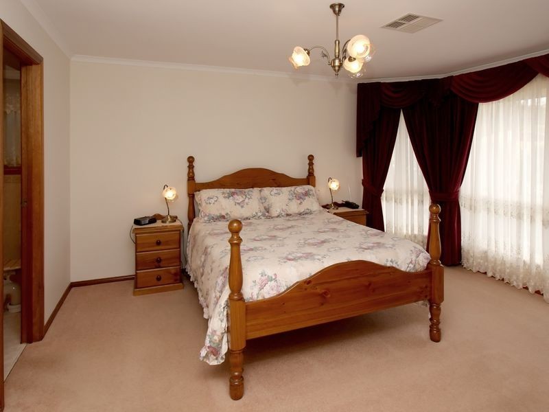 38 Coachwood Drive, Aberfoyle Park SA 5159