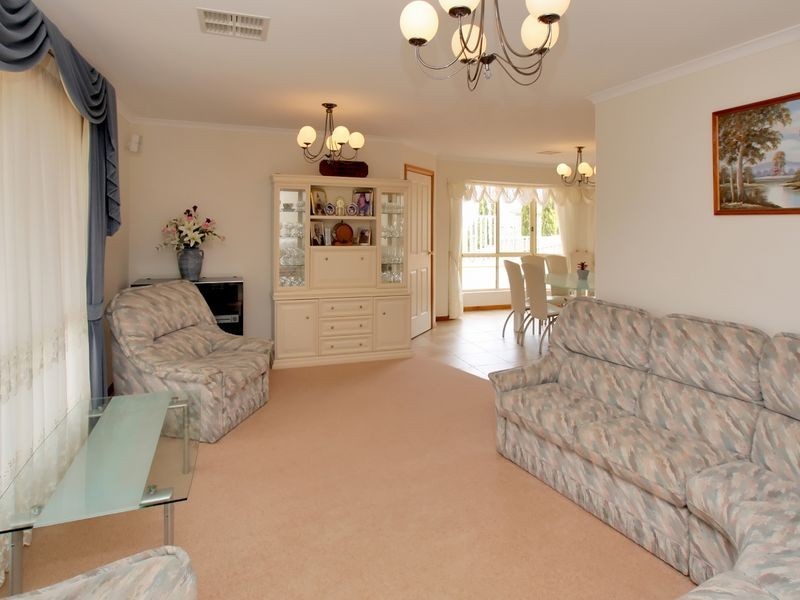 38 Coachwood Drive, Aberfoyle Park SA 5159