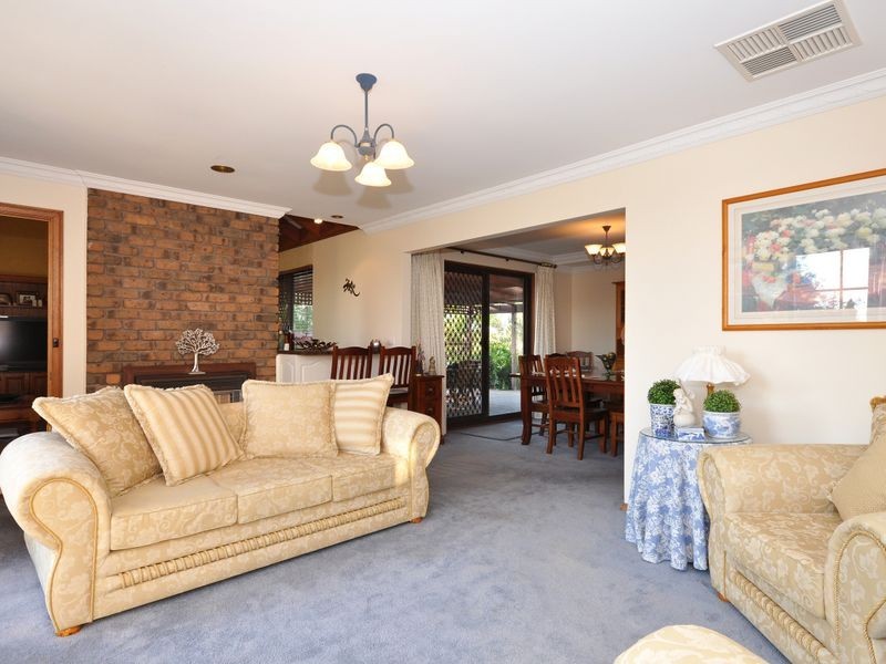 27-29 Grevillea Rd, Aberfoyle Park SA 5159