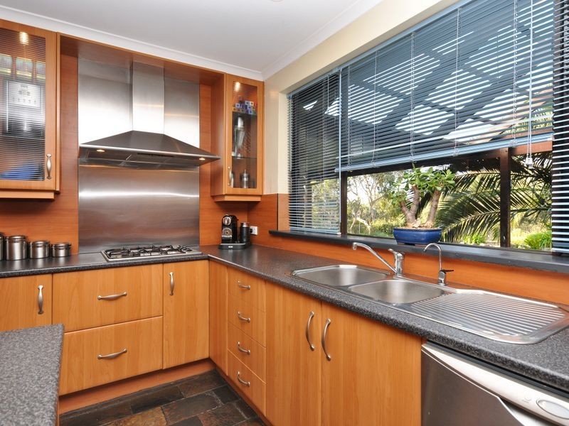 27-29 Grevillea Rd, Aberfoyle Park SA 5159