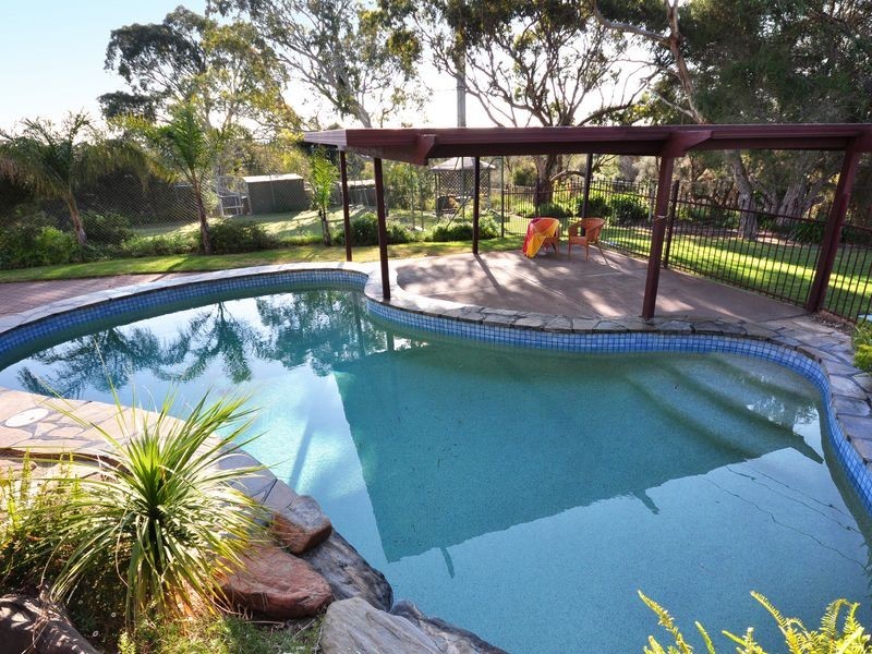 27-29 Grevillea Rd, Aberfoyle Park SA 5159