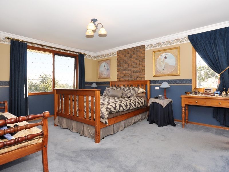 27-29 Grevillea Rd, Aberfoyle Park SA 5159