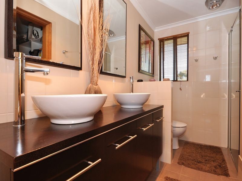 27-29 Grevillea Rd, Aberfoyle Park SA 5159