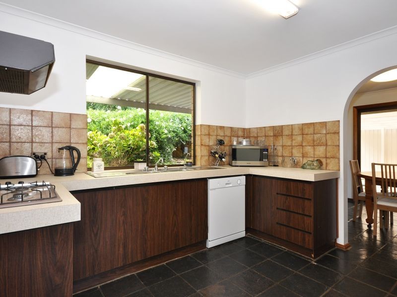 23 Nayook Gr, Happy Valley SA 5159