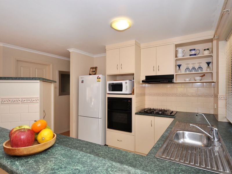30 Moorfield Mw, Aberfoyle Park SA 5159