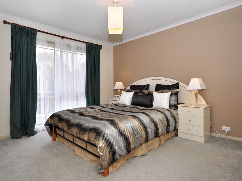 32 Muscatel Cct, Old Reynella SA 5161