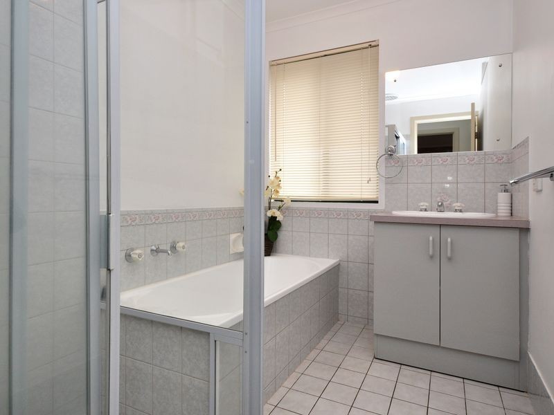 32 Muscatel Cct, Old Reynella SA 5161