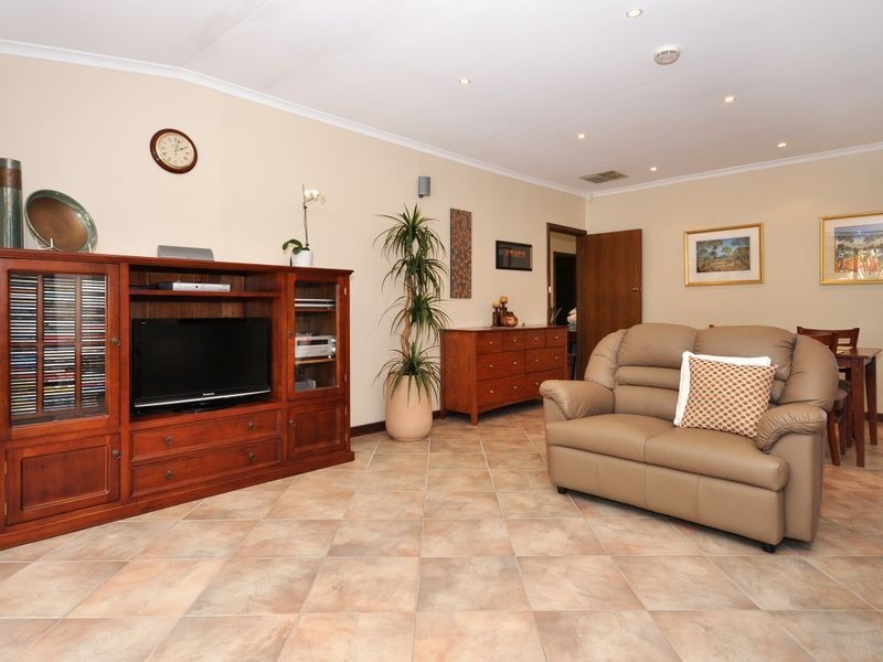 19 Hartley St, Flagstaff Hill SA 5159