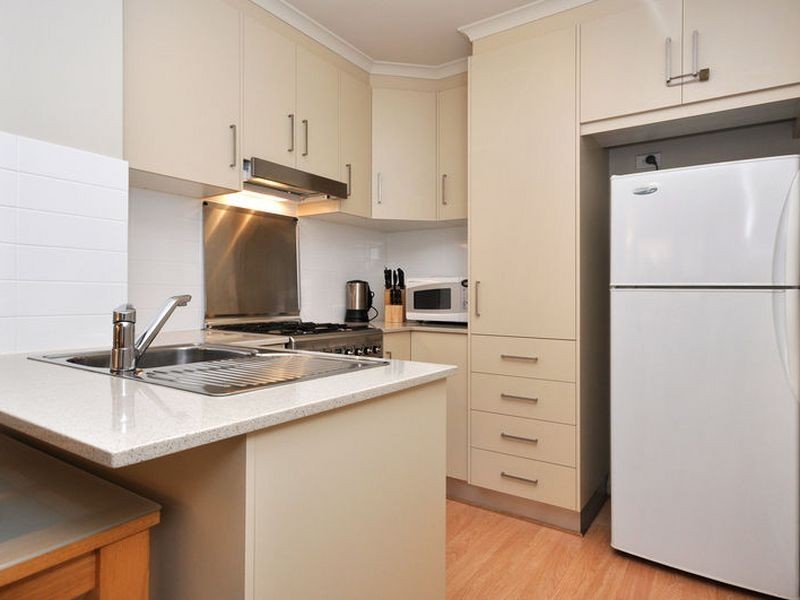 2/18 Broadway, Glenelg South SA 5045