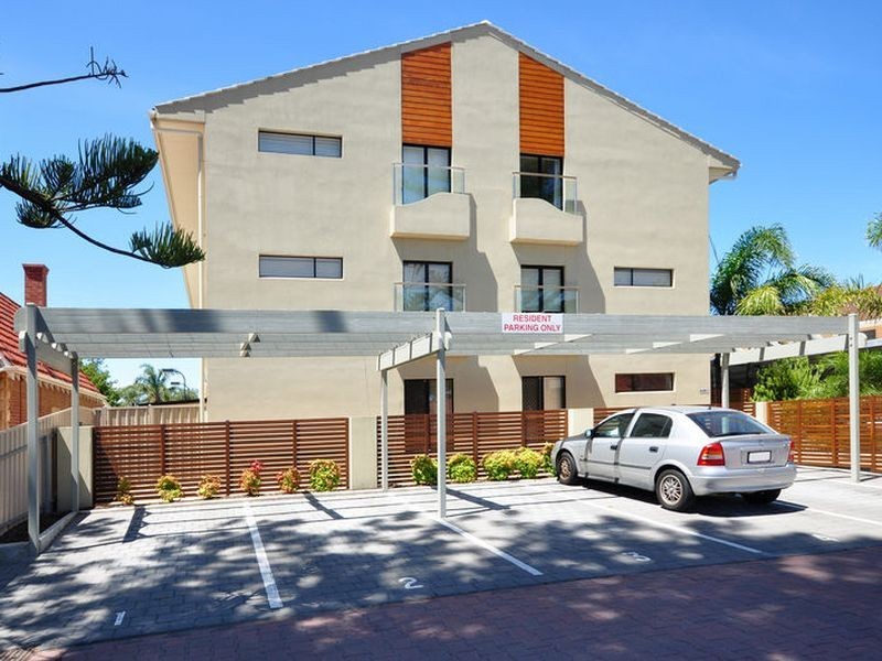 2/18 Broadway, Glenelg South SA 5045