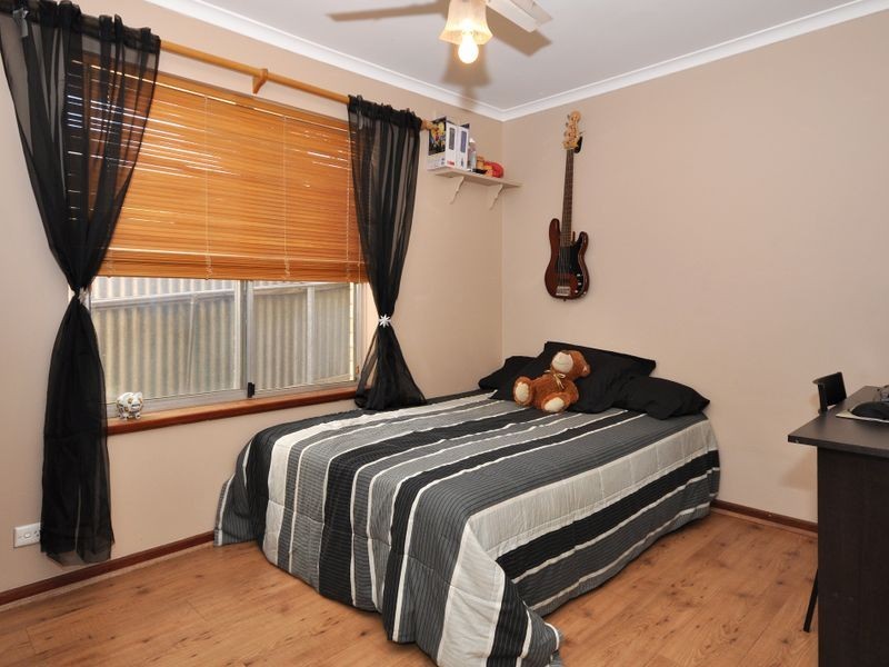 28 Booth Street, Happy Valley SA 5159