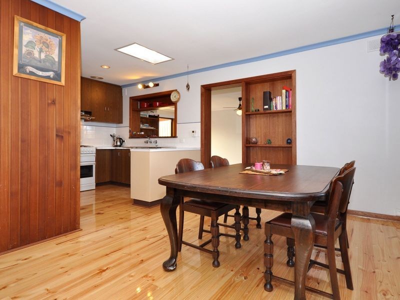 25 Emerald Road, Morphett Vale SA 5162