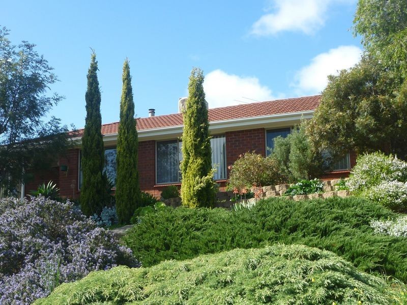 42 Outlook Drive, Aberfoyle Park SA 5159