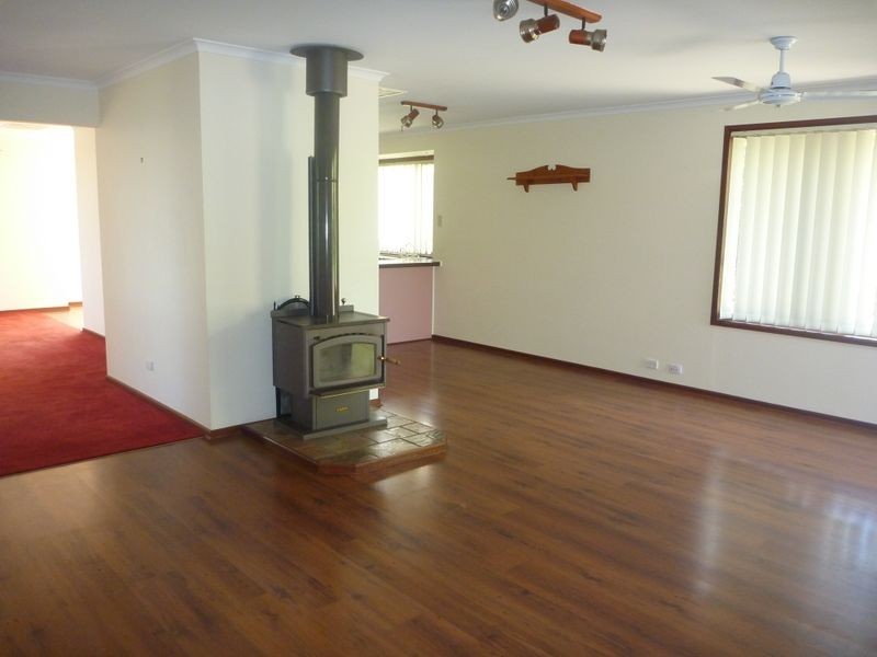 42 Outlook Drive, Aberfoyle Park SA 5159