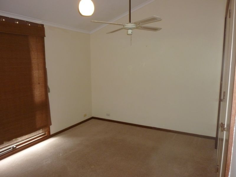 77 Sunnymeade Dr, Aberfoyle Park SA 5159