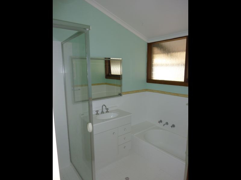 77 Sunnymeade Dr, Aberfoyle Park SA 5159