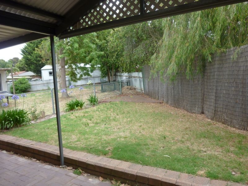 77 Sunnymeade Dr, Aberfoyle Park SA 5159