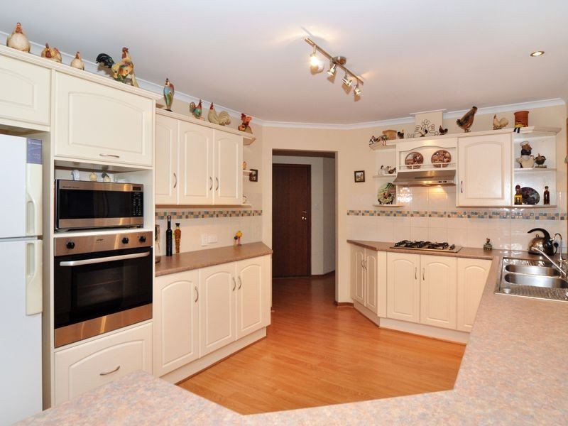 174 Pimpala Rd, Woodcroft SA 5162