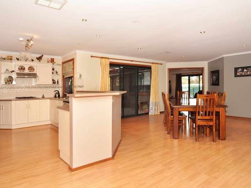 174 Pimpala Rd, Woodcroft SA 5162