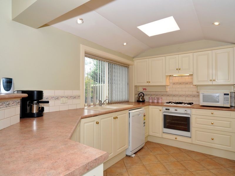 38 Robbie Dr, Reynella East SA 5161