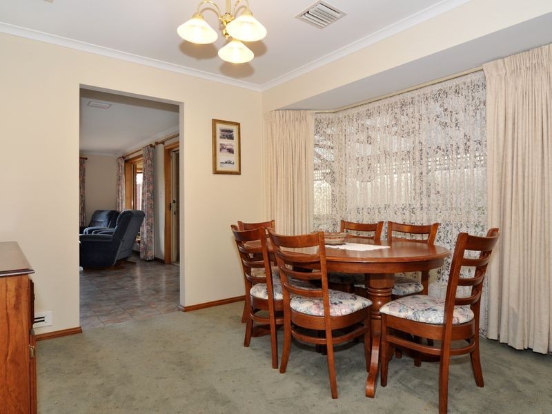 21 Nicholas Wk, Aberfoyle Park SA 5159