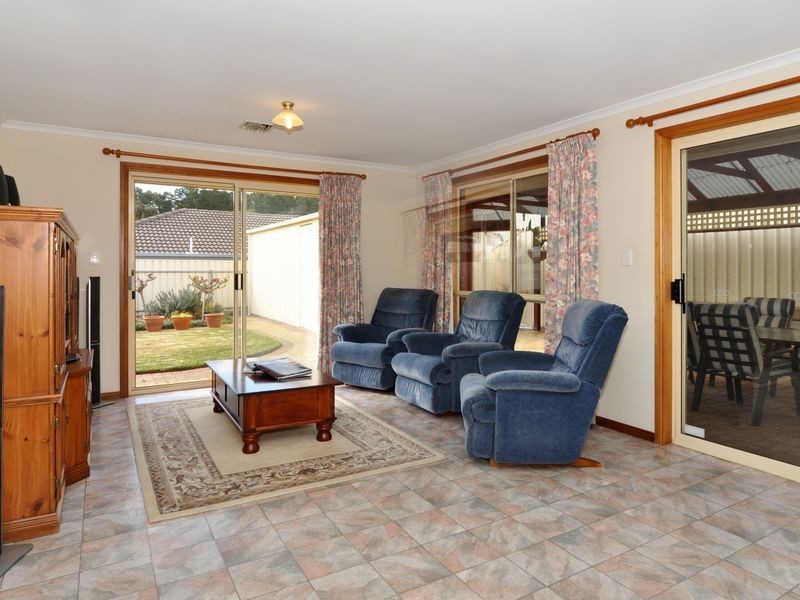 21 Nicholas Wk, Aberfoyle Park SA 5159