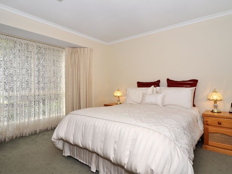21 Nicholas Wk, Aberfoyle Park SA 5159