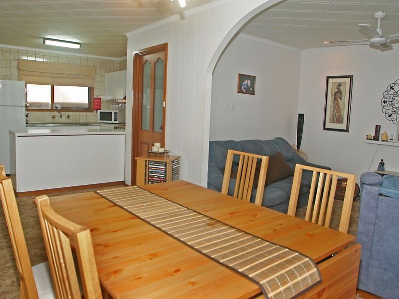 10 Arnhem Cr, Hackham West SA 5163