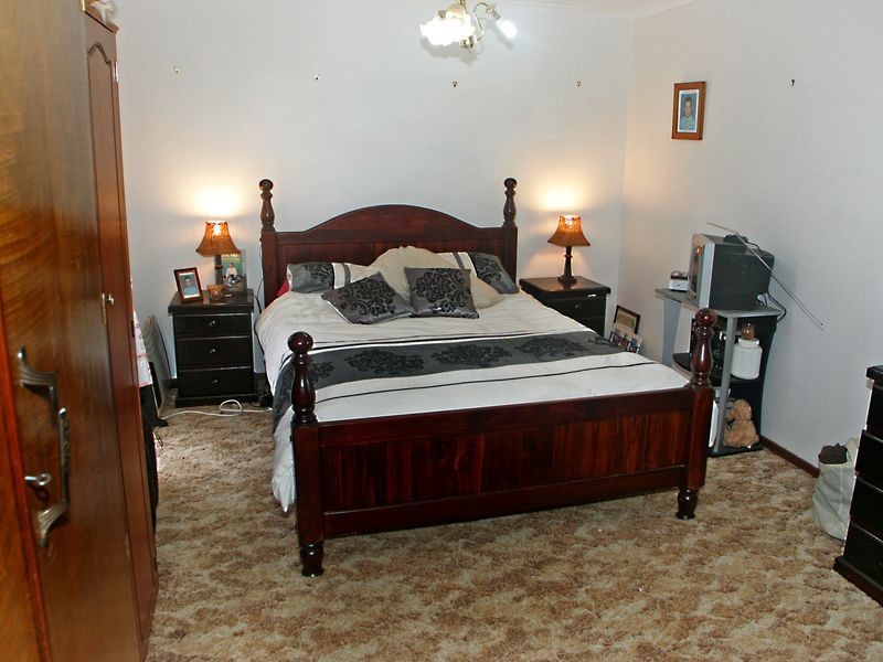 10 Arnhem Cr, Hackham West SA 5163
