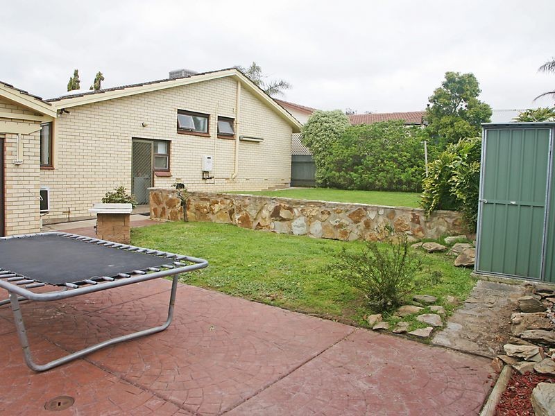 4 Fountain Valley Dr, Happy Valley SA 5159