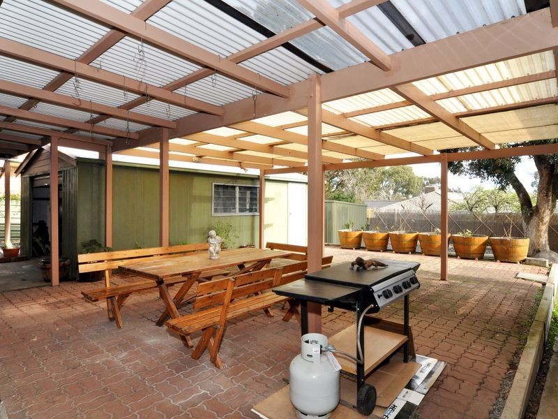 28 Hamilton Cr, Aberfoyle Park SA 5159