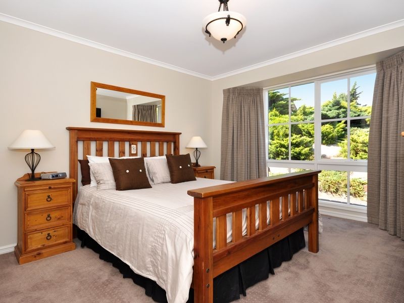 37 Greenfield Ri, Aberfoyle Park SA 5159