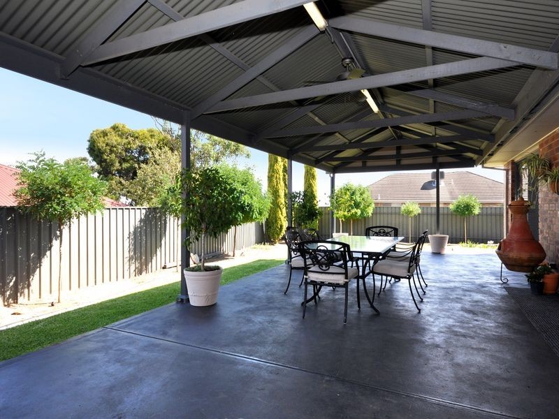 37 Greenfield Ri, Aberfoyle Park SA 5159