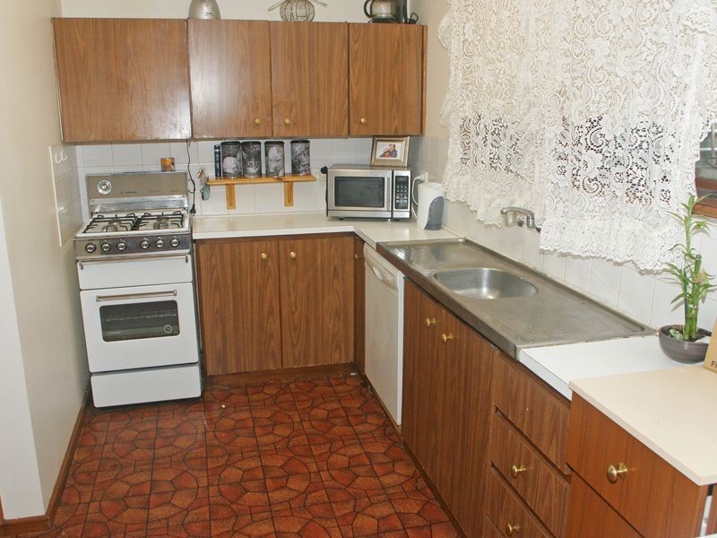 9 Mary St, Happy Valley SA 5159