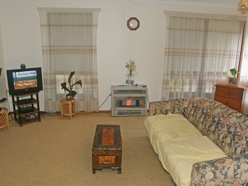 9 Mary St, Happy Valley SA 5159