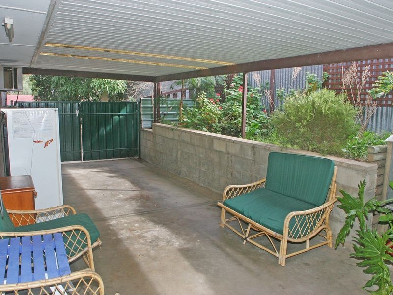 9 Mary St, Happy Valley SA 5159