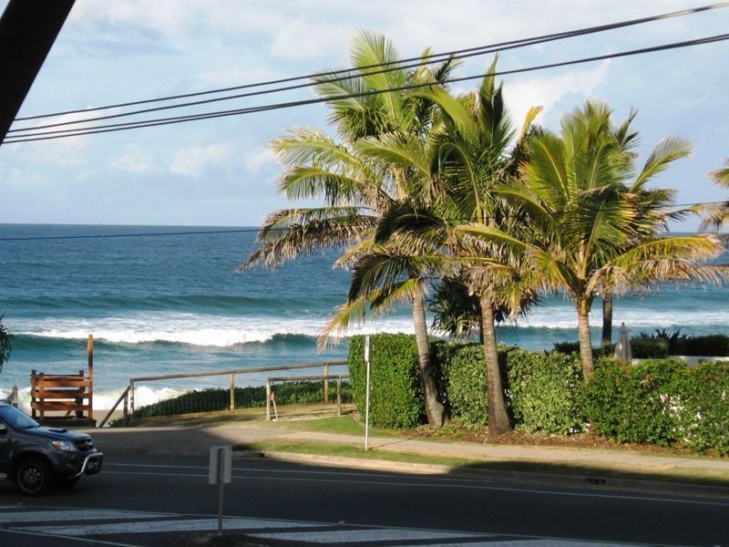 Beautiful Beachside Unit, Currumbin QLD 4223