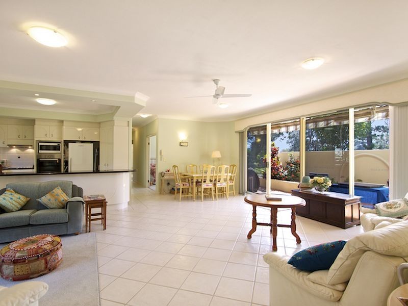 1/231 Golden Four Drive, Bilinga QLD 4225