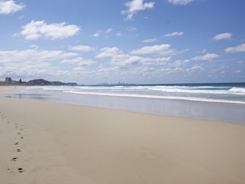 1/231 Golden Four Drive, Bilinga QLD 4225