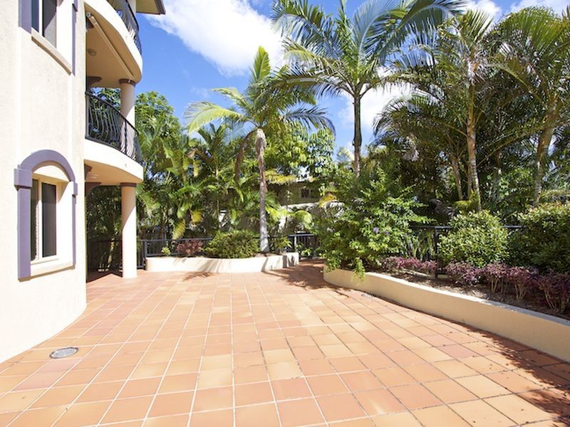 1/231 Golden Four Drive, Bilinga QLD 4225
