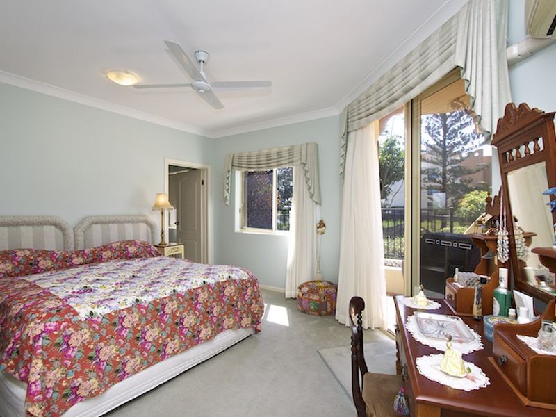 1/231 Golden Four Drive, Bilinga QLD 4225