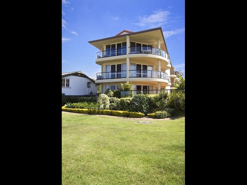 1/231 Golden Four Drive, Bilinga QLD 4225