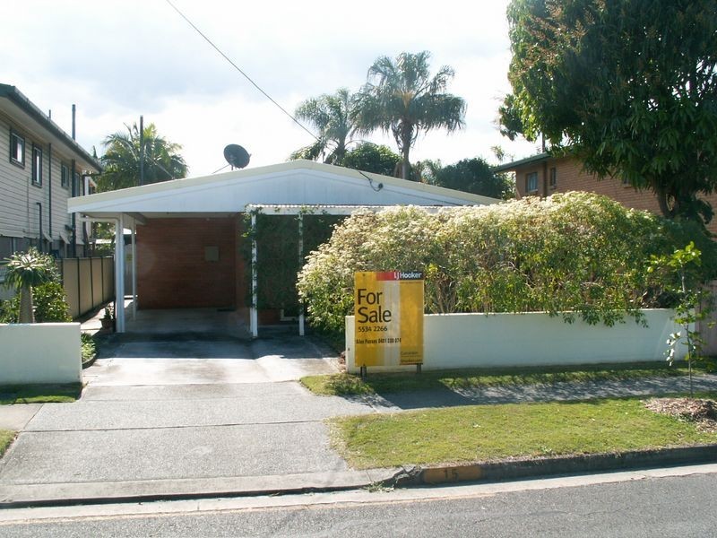 15 Dawn Parade, Miami QLD 4220