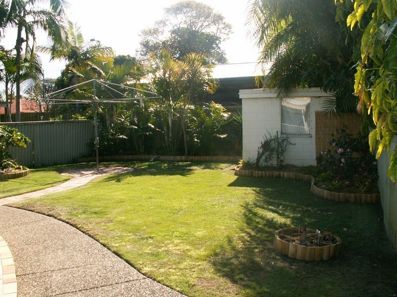 15 Dawn Parade, Miami QLD 4220